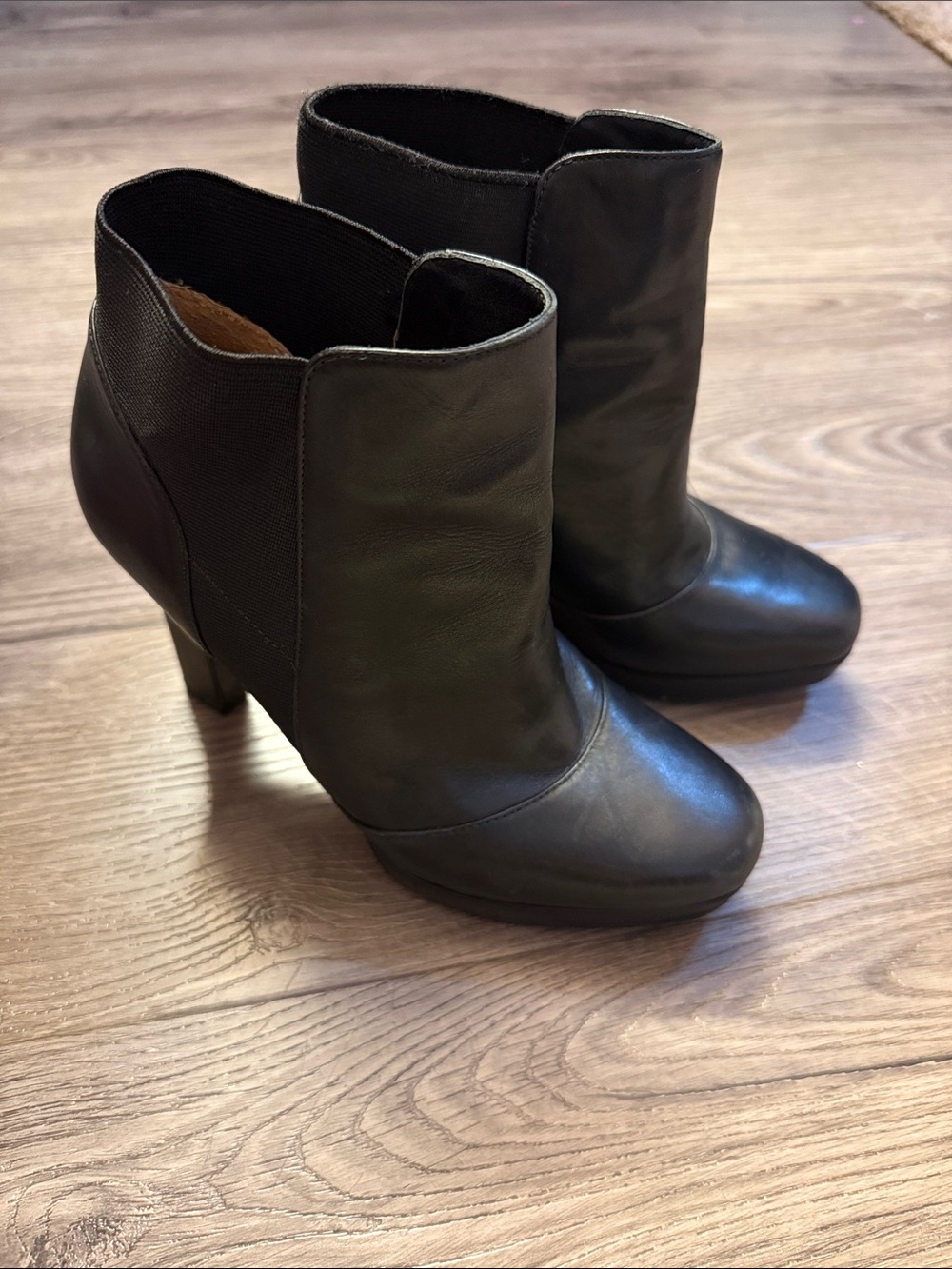 Via Spiga Black Leather Ankle Booties 6 Elastic w slight Platform